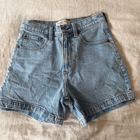 Abercrombie High Rise Dad Short - Picture 1 of 2